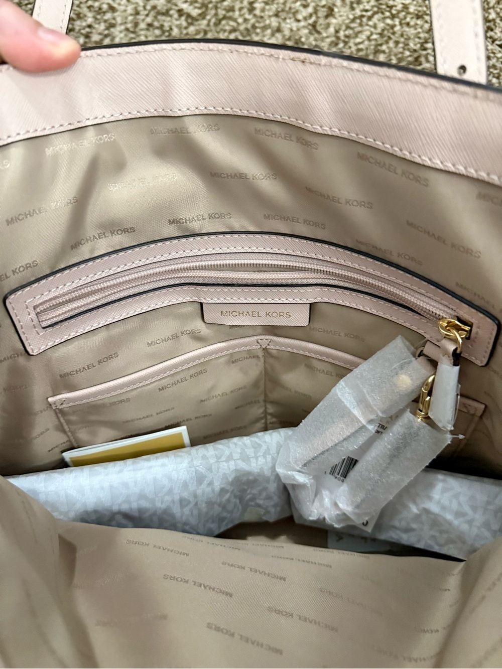 Michael Kors Jet Set Travel Tote - Picture 7 of 12